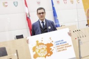 Bundesratspräsident Peter Raggl (ÖVP) - "Orange the World"