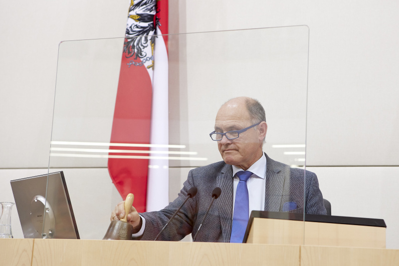 Am Präsidium Nationalratspräsident Wolfgang Sobotka (ÖVP)