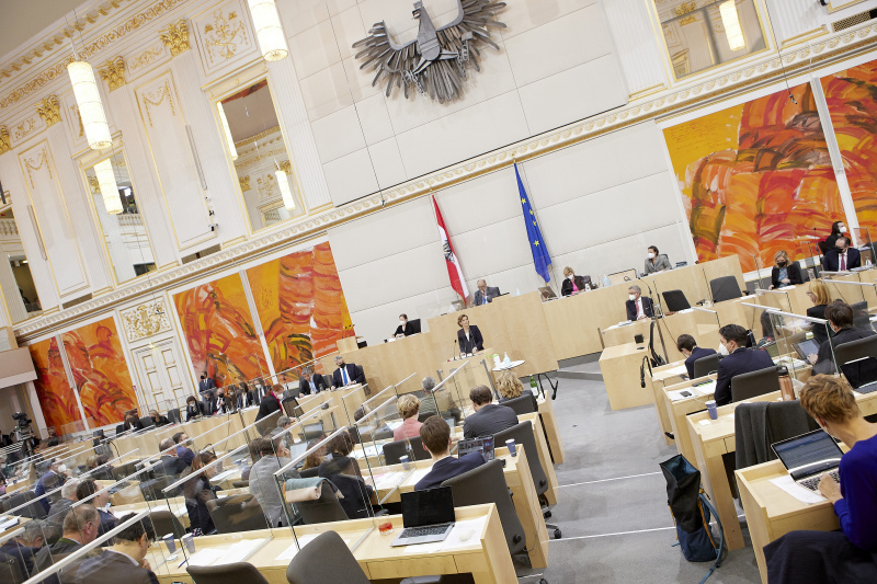 Am Rednerpult Klubvorsitzende Pamela Rendi-Wagner (SPÖ)