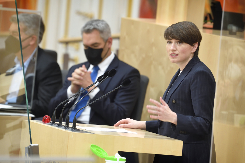 Nationalratsabgeordnete Sigrid Maurer (GRÜNE) am Wort