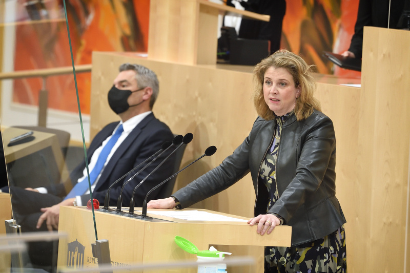 Klubobfrau Beate Meinl-Reisinger (NEOS)