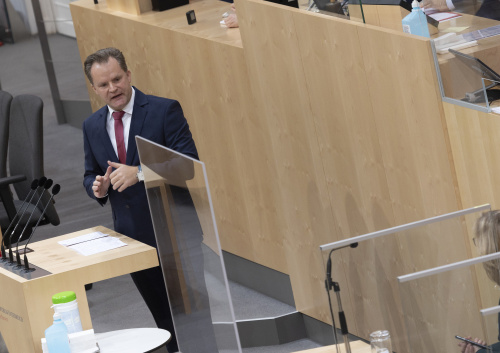 Nationalratsabgeordneter Walter Rauch (FPÖ) am Rednerpult