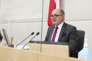 Eröffnung der 137. Sitzung durch Nationalratspräsident Wolfgang Sobotka (ÖVP)