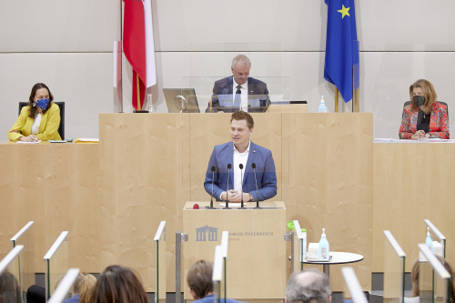 Am Rednerpult Bundesrat Florian Krumböck (ÖVP)