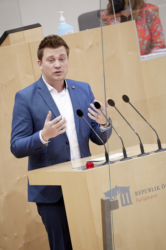 Am Rednerpult Bundesrat Florian Krumböck (ÖVP)