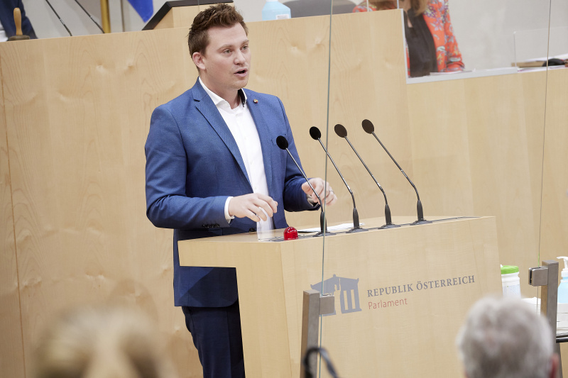 Am Rednerpult Bundesrat Florian Krumböck (ÖVP)