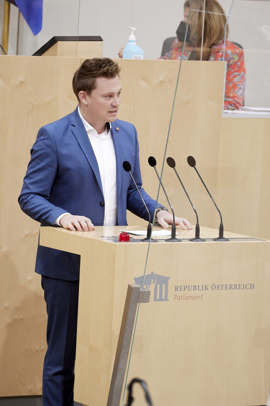 Am Rednerpult Bundesrat Florian Krumböck (ÖVP)