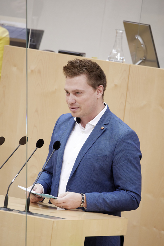 Am Rednerpult Bundesrat Florian Krumböck (ÖVP)