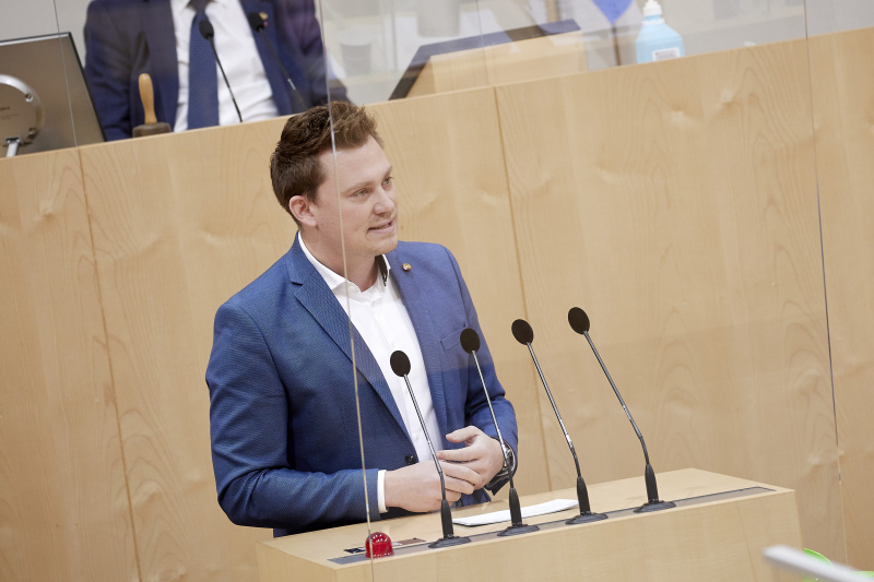 Am Rednerpult Bundesrat Florian Krumböck (ÖVP)