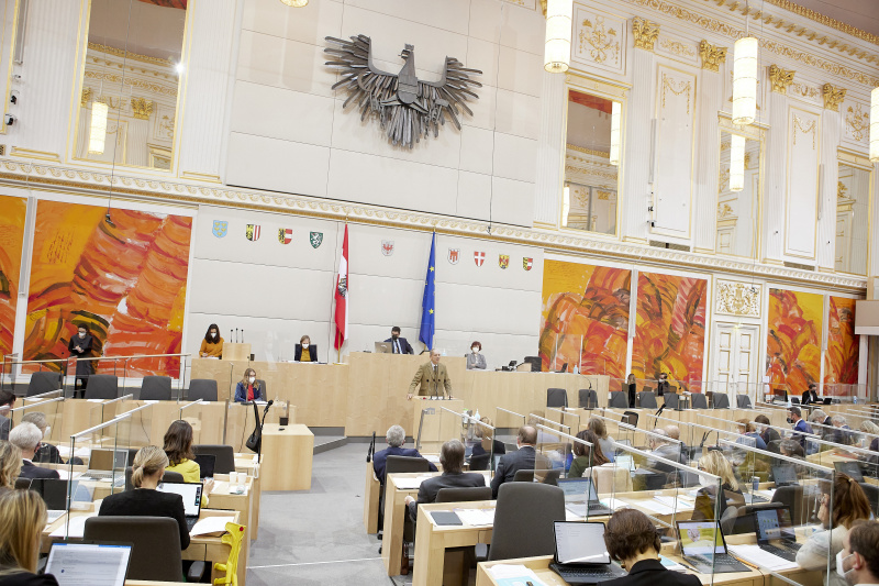 Fragestunde, am Rednerpult Bundesrat Johannes Hübner (FPÖ)