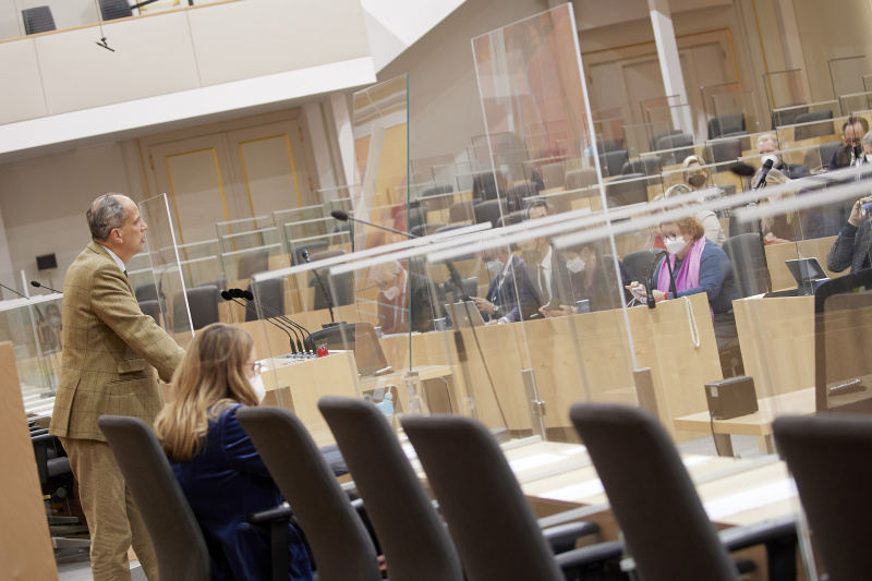 Fragestunde, am Rednerpult Bundesrat Johannes Hübner (FPÖ)