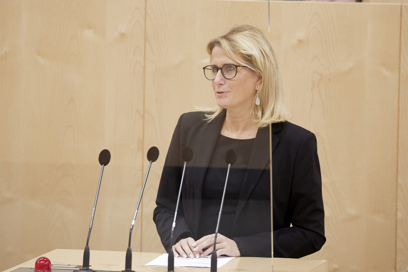 Fragestunde, am Rednerpult Bundesrätin Isabella Kaltenegger (ÖVP)