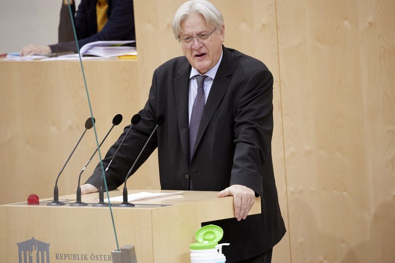 Fragestunde, am Rednerpult Bundesrat Stefan Schennach (SPÖ)