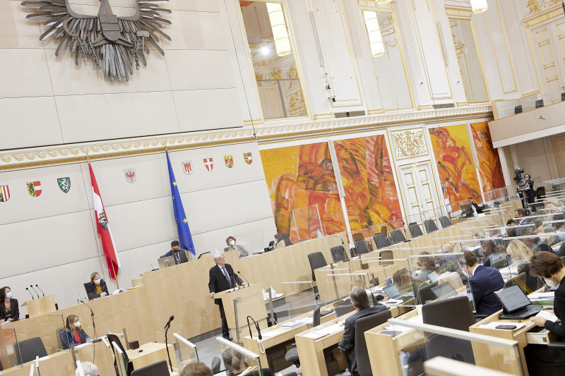 Fragestunde, am Rednerpult Bundesrat Stefan Schennach (SPÖ)
