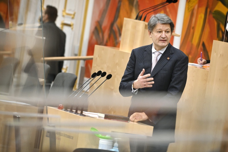 Nationalratsabgeordneter Helmut Brandstätter (NEOS) am Wort