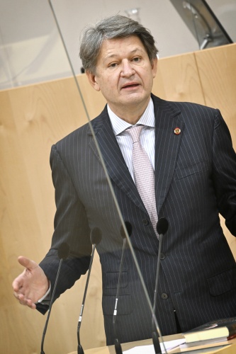 Nationalratsabgeordneter Helmut Brandstätter (NEOS) am Wort