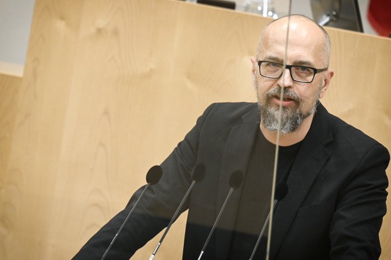 Am Rednerpult: Nationalratsabgeordneter Michel Reimon (Grüne