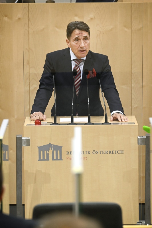 Am Rednerpult: Nationalratsabgeordneter Reinhard Eugen Bösch (FPÖ)
