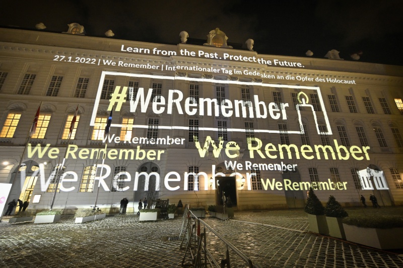 Projektion auf der Fassade des Parlamentsgebäudes
