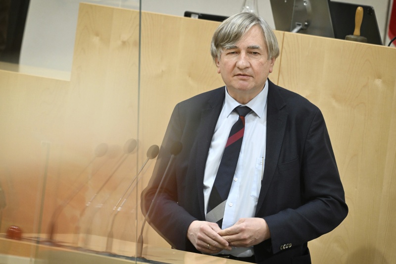 Am Rednerpult: Nationalratsabgeordneter Josef Smolle (ÖVP)