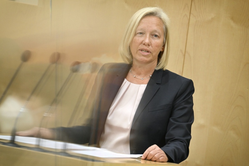 Am Rednerpult: Nationalratsabgeordnete Verena Nussbaum (SPÖ)