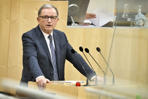 Am Rednerpult: Nationalratsabgeordneter Karlheinz Kopf (ÖVP)