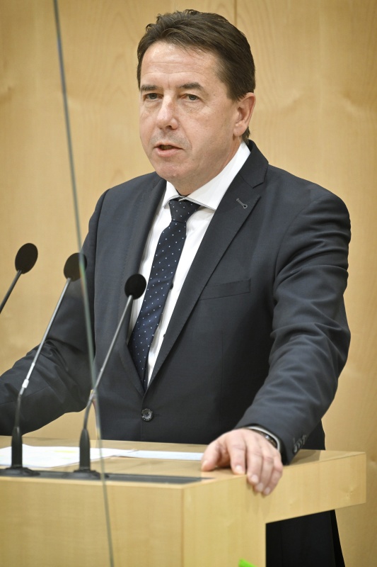 Am Rednerpult: Nationalratsabgeordneter Erwin Angerer (FPÖ)