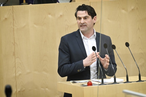Am Rednerpult: Nationalratsabgeordneter Christoph Zarits (ÖVP)