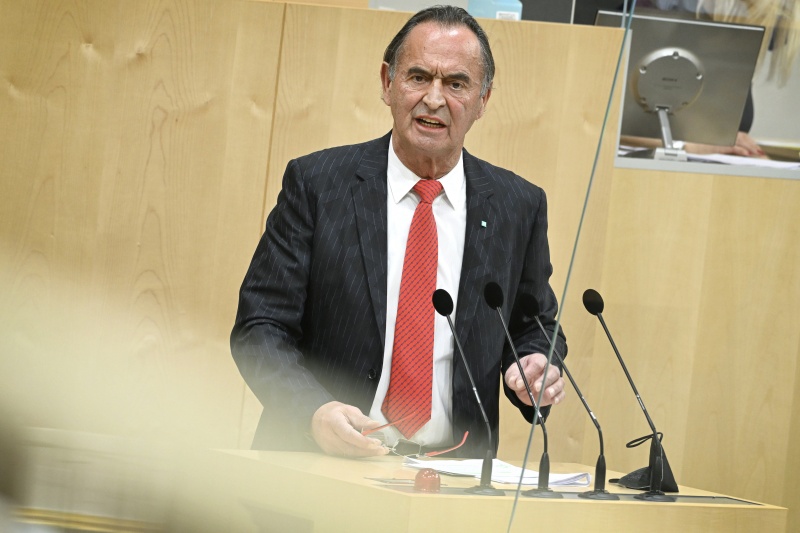 Am Rednerpult: Nationalratsabgeordneter Gabriel Obernosterer (ÖVP)