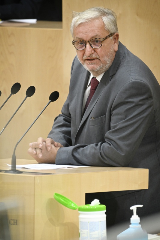 Am Rednerpult: Nationalratsabgeordneter Christoph Matznetter (SPÖ)