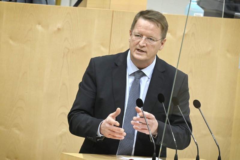 Am Rednerpult: Nationalratsabgeordneter Manfred Hofinger (ÖVP)