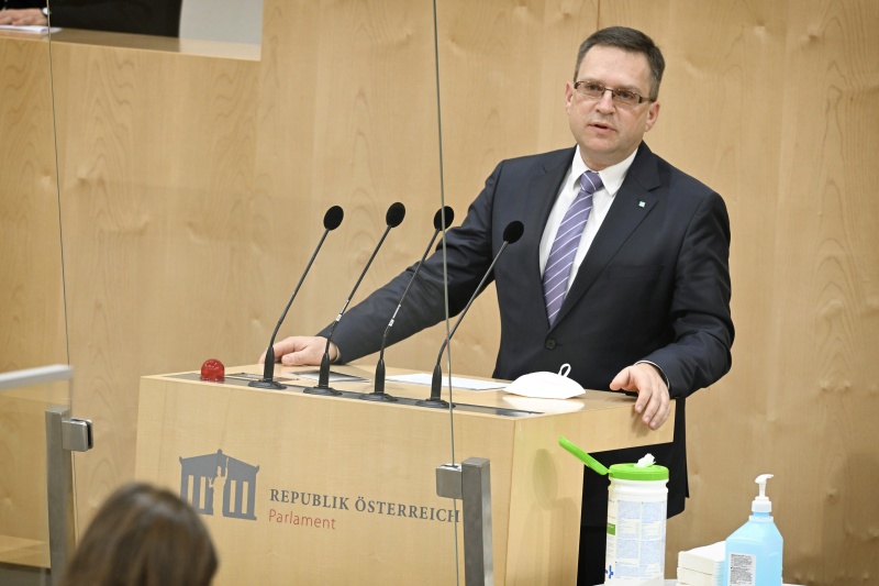Am Rednerpult: Nationalratsabgeordneter August Wöginger (ÖVP)
