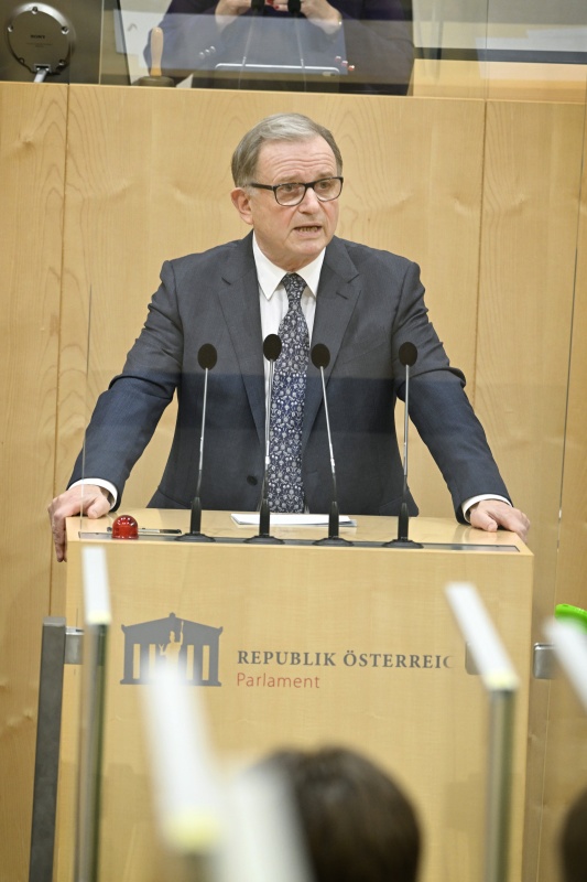 Am Rednerpult: Nationalratsabgeordneter Karlheinz Kopf (ÖVP)