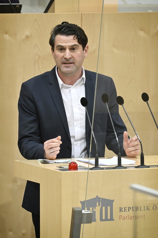 Am Rednerpult: Nationalratsabgeordneter Christoph Zarits (ÖVP)