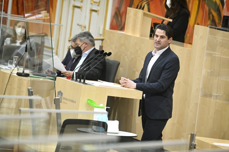 Am Rednerpult: Nationalratsabgeordneter Christoph Zarits (ÖVP)