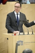 Am Rednerpult: Nationalratsabgeordneter Andreas Ottenschläger (ÖVP)