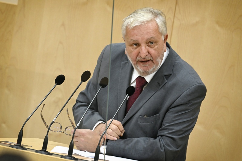 Am Rednerpult: Nationalratsabgeordneter Christoph Matznetter (SPÖ)