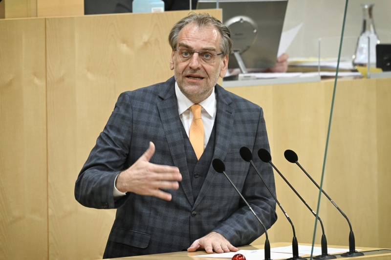 Am Rednerpult: Nationalratsabgeordneter Andreas Kollross (SPÖ)