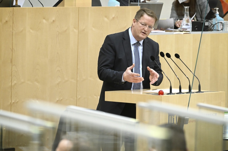 Am Rednerpult: Nationalratsabgeordneter Manfred Hofinger (ÖVP)