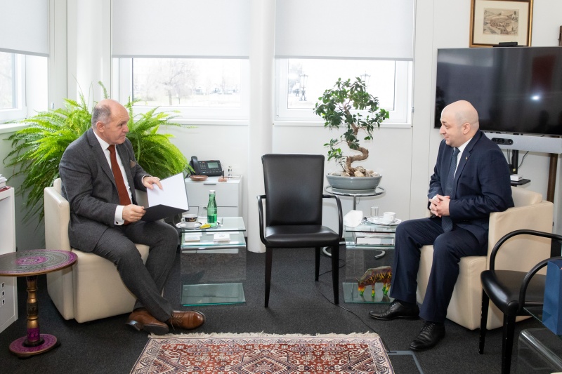 Aussprache. Von links: Nationalratspräsident Wolfgang Sobotka (ÖVP), rumänischer Abgeordneter und Präsident der 'Federation of the Jewish Communities in Romania' Silviu Vexler