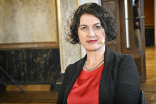Soziologin und Antisemitismusforscherin Karin Stögner