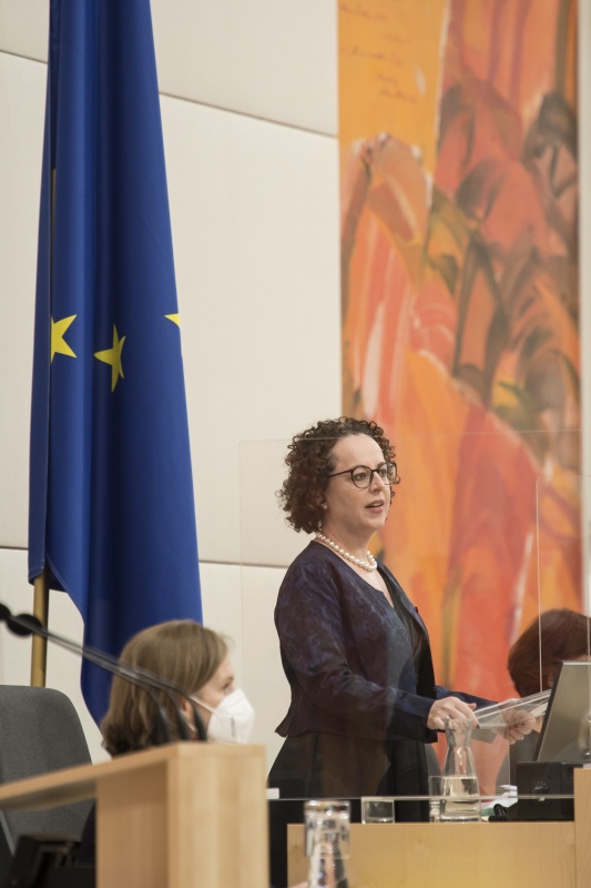 Am Präsidium: Bundesratspräsidentin Christine Schwarz-Fuchs (ÖVP) bei Ihrer Antrittsrede