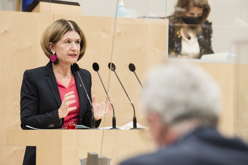Am Rednerpult: Bundesrätin Andrea Eder-Gitschthaler (ÖVP)