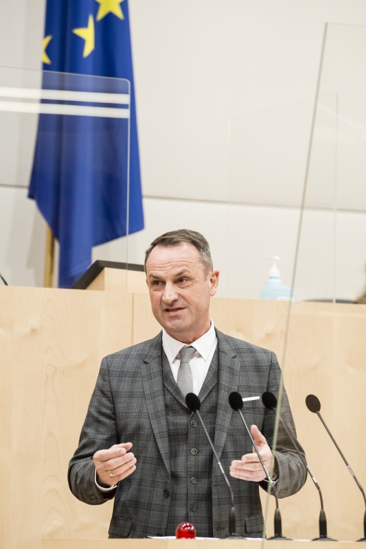 Am Rednerpult: Bundesrat Dominik Reisinger (SPÖ)