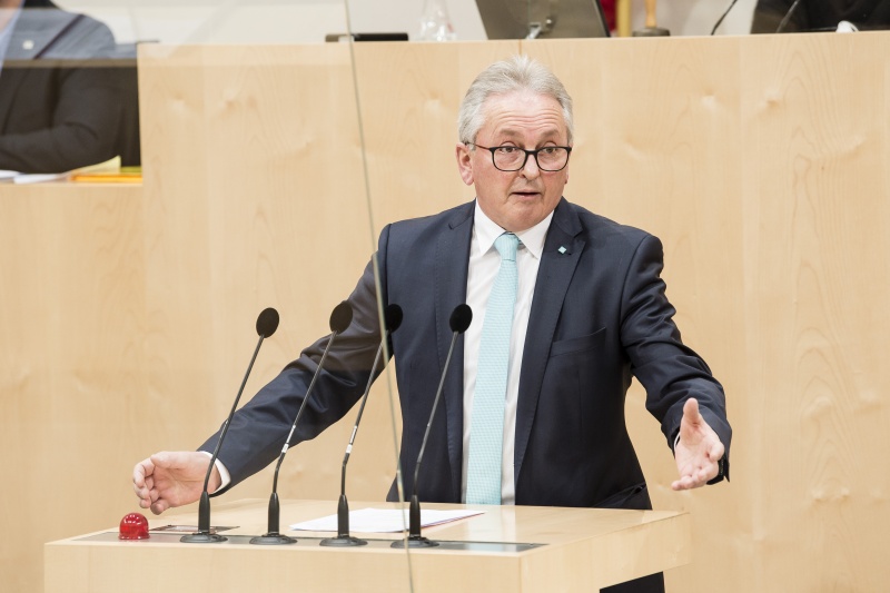 Am Rednerpult: Bundesrat Karl Bader (ÖVP)