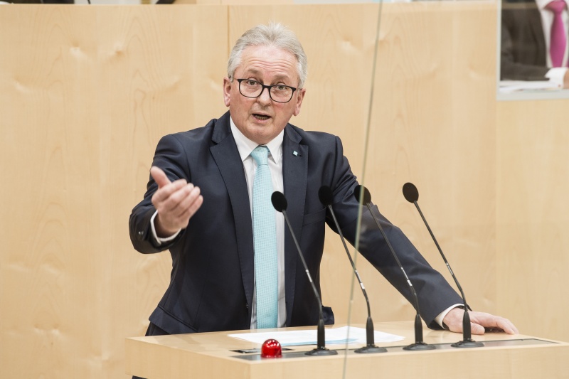 Am Rednerpult: Bundesrat Karl Bader (ÖVP)