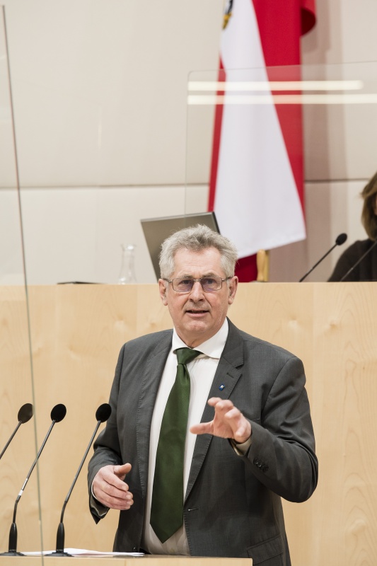 Am Rednerpult: Bundesrat Martin Preineder (ÖVP)