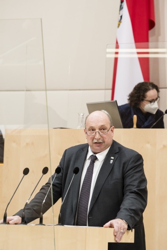 Am Rednerpult: Bundesrat Michael Bernard (FPÖ)