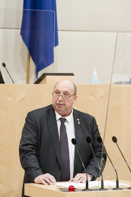 Am Rednerpult: Bundesrat Michael Bernard (FPÖ)