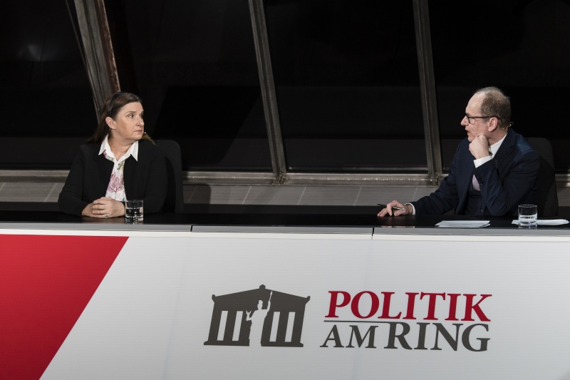 Expertin Med Uni Insbruck Univ.-Prof. Dr. Dorothee von Laer. Moderator Gerald Groß